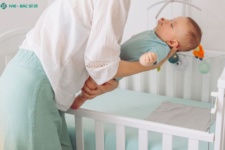 Dấu hiệu rùng mình nguy hiểm ở bé 7 tháng