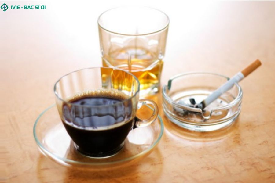 Tác hại của thuốc lá, rượu bia và cà phê đối với sức khỏe xương