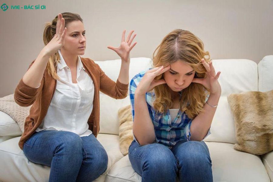 Không phải cha mẹ nào cũng đủ kiến thức và sự khéo léo để giải đáp mọi thắc mắc "thầm kín" của con