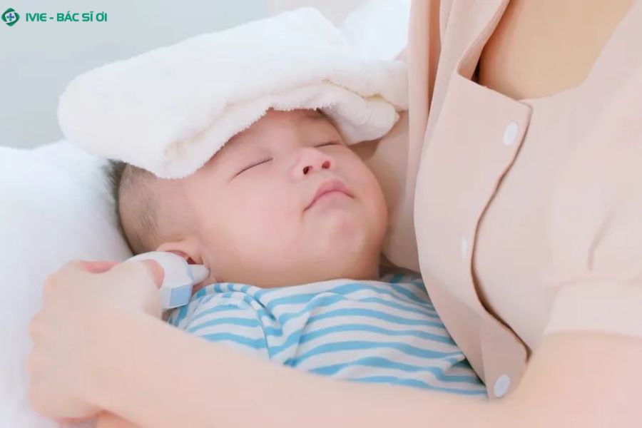 Bé 7 tháng bao nhiêu độ là sốt?