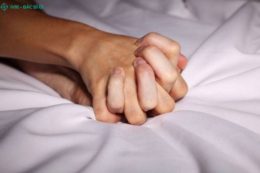 Rủi ro sức khỏe nếu vẫn quan hệ hậu môn khi bị trĩ