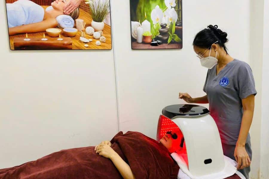 Người bệnh nên chuẩn bị đầy đủ thẻ BHYT và giấy tờ tùy thân khi đến làm thủ tục khám da liễu tại Bệnh viện 30-4
