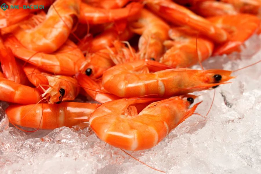 Người viêm amidan cần lưu ý gì khi ăn tôm?