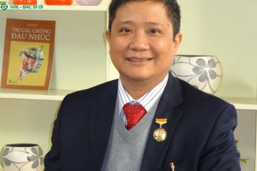 BS Nguyễn Vĩnh Ngọc chuyên gia Cơ Xương Khớp hàng đầu, giàu kinh nghiệm điều trị