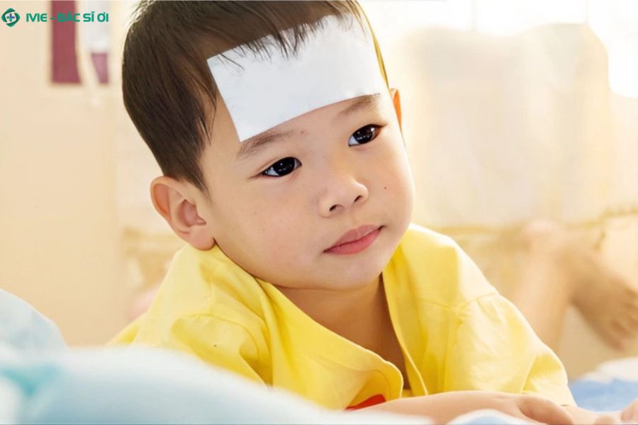 Miếng dán hạ sốt nên dùng 4-6 giờ/lần, tối đa 8-10 giờ