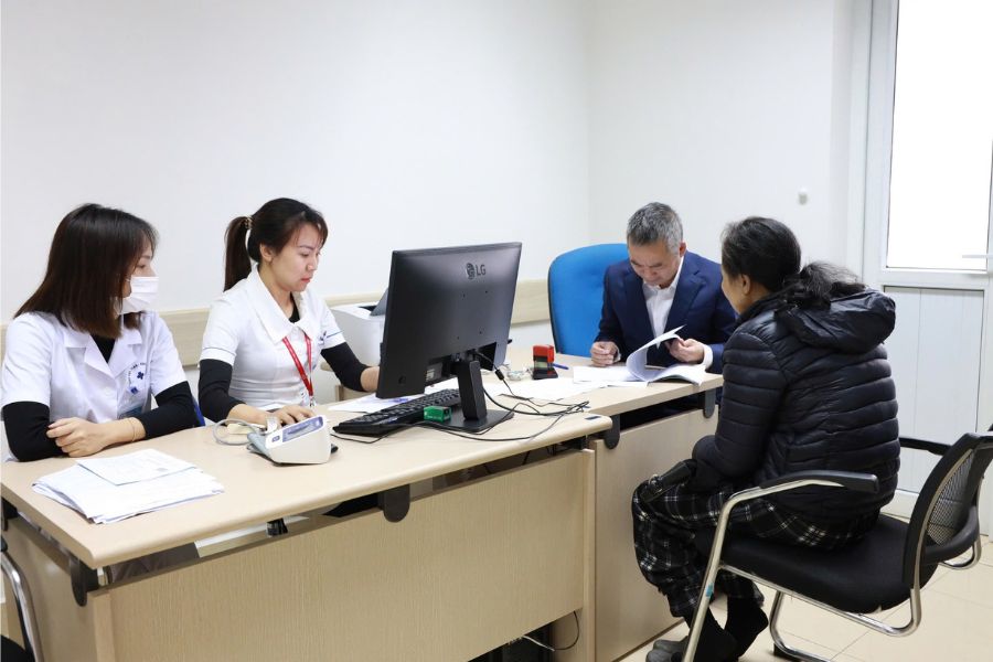 Khung giờ tiếp đón và tổ chức thăm khám cho bệnh nhân đăng ký trong ngày