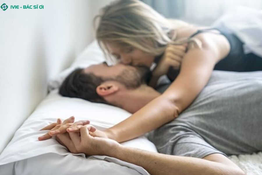 Nghiên cứu khoa học cho thấy mức tiêu thụ calo khi quan hệ tình dục tương đương với một buổi đi bộ nhanh