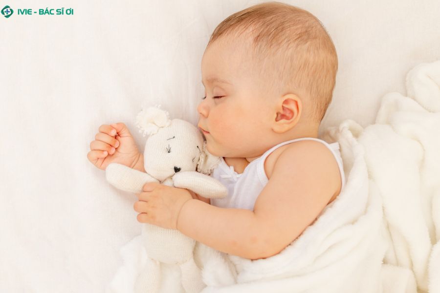 Trẻ 7 tháng ngủ bao nhiêu là đủ