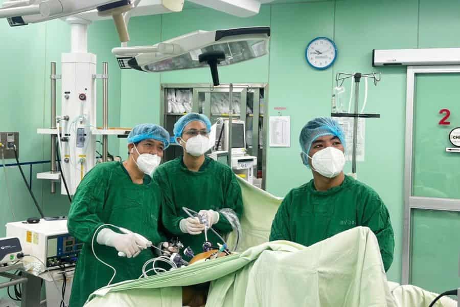 Khoa Ngoại tổng hợp Bệnh viện 30-4 làm chủ nhiều kỹ thuật phẫu thuật nội soi và mổ mở phức tạp với chi phí minh bạch theo quy định của Bộ Y tế