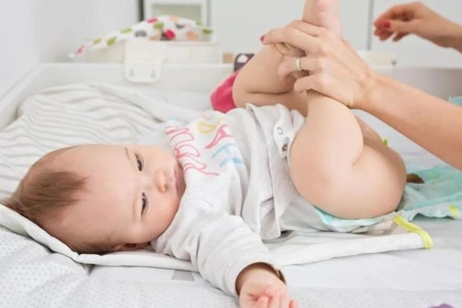 Phụ huynh nên chụp lại ảnh phân của trẻ để giúp bác sĩ chẩn đoán bệnh chính xác hơn