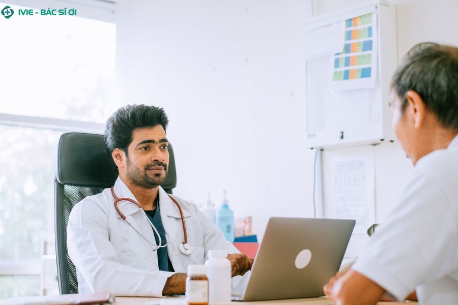 Ho kéo dài, ho ra máu, khó thở - dấu hiệu cảnh báo nguy hiểm cần đi khám bác sĩ sớm