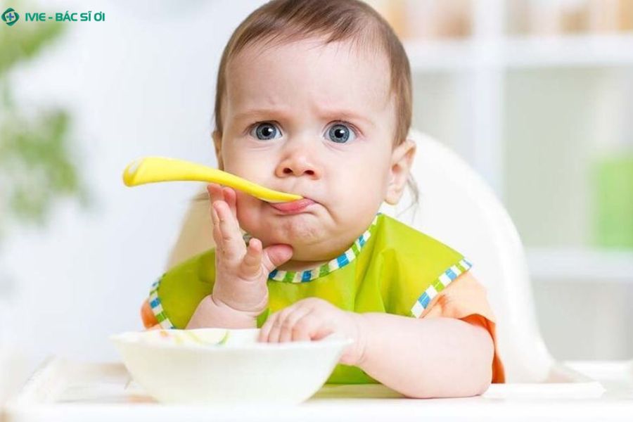 Nguyên nhân biếng ăn sinh lý ở trẻ 7 tháng