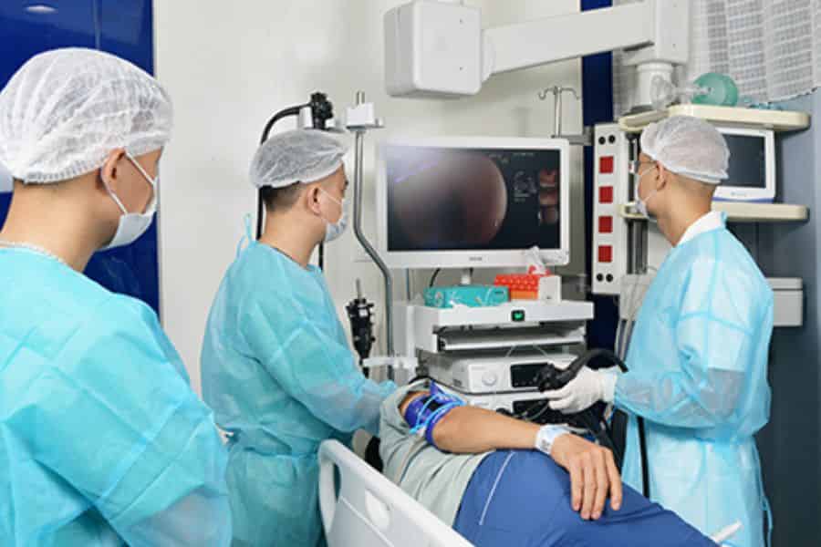 Không gian thăm khám hiện đại và hệ thống nội soi tiêu hóa tiên tiến tại Tổ hợp y tế MEDIPLUS