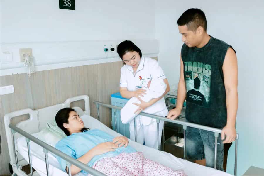 Các khoản chi phí đẻ ở bệnh viện Bạch Mai được phân định rõ ràng giúp gia đình dễ dàng lựa chọn