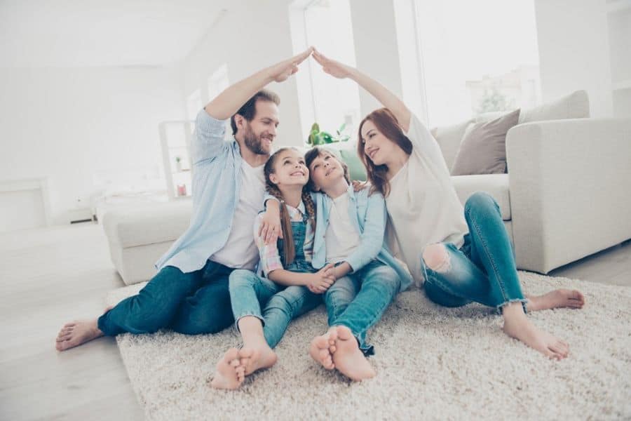 Trang bị bảo hiểm sức khỏe cho trẻ em giúp cha mẹ giảm gánh nặng tài chính khi con gặp sự cố sức khỏe không mong muốn