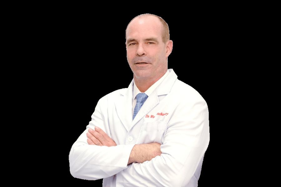 Bác sĩ Wade Brackenbury chuyên gia trị liệu thần kinh cột sống với hơn 25 năm kinh nghiệm