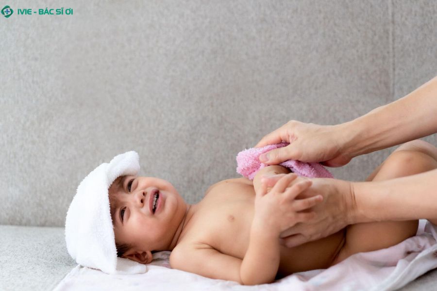 5 bước hạ sốt tại nhà cho bé 6 tháng
