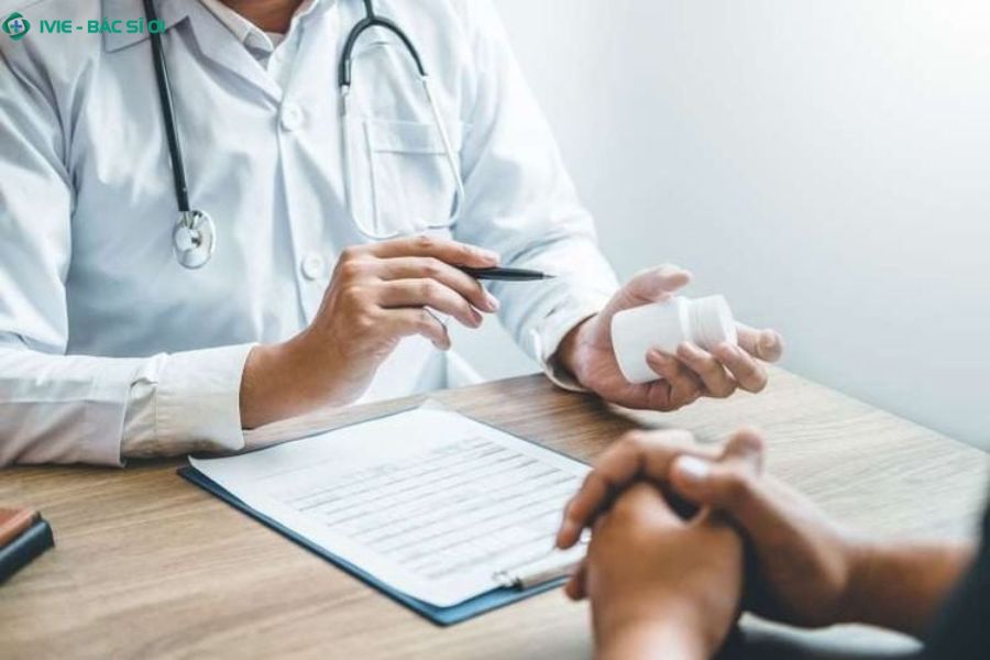 Dùng thuốc trị cảm lạnh đúng theo chỉ định của bác sĩ giúp giảm triệu chứng nhanh và tránh tác dụng phụ nguy hiểm