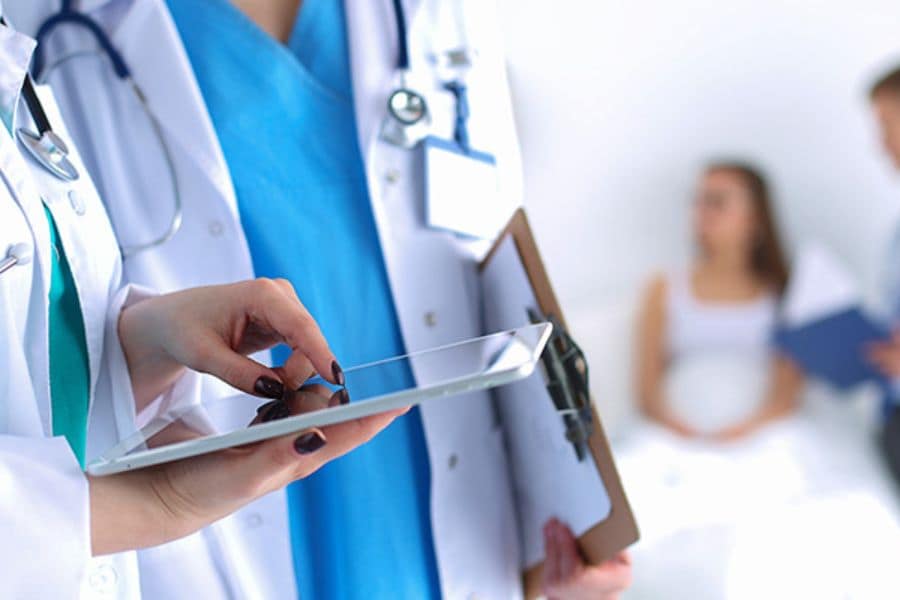 Bảo hiểm sức khỏe giúp giảm gánh nặng tài chính trước các rủi ro ốm đau và tai nạn bất ngờ