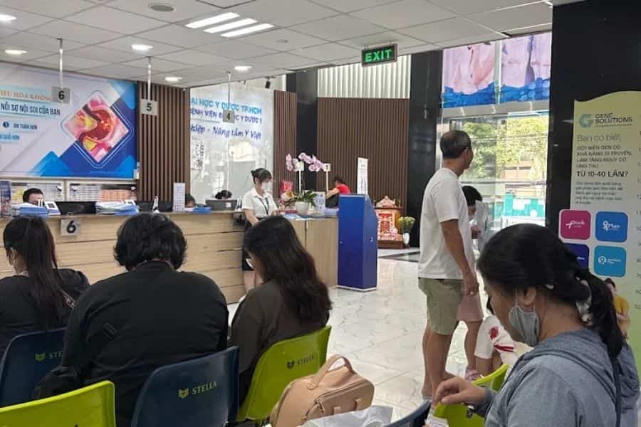 Phòng khám Bệnh viện Đại học Y Dược 1 sở hữu cơ sở vật chất đạt chuẩn, tạo cảm giác an tâm cho người bệnh