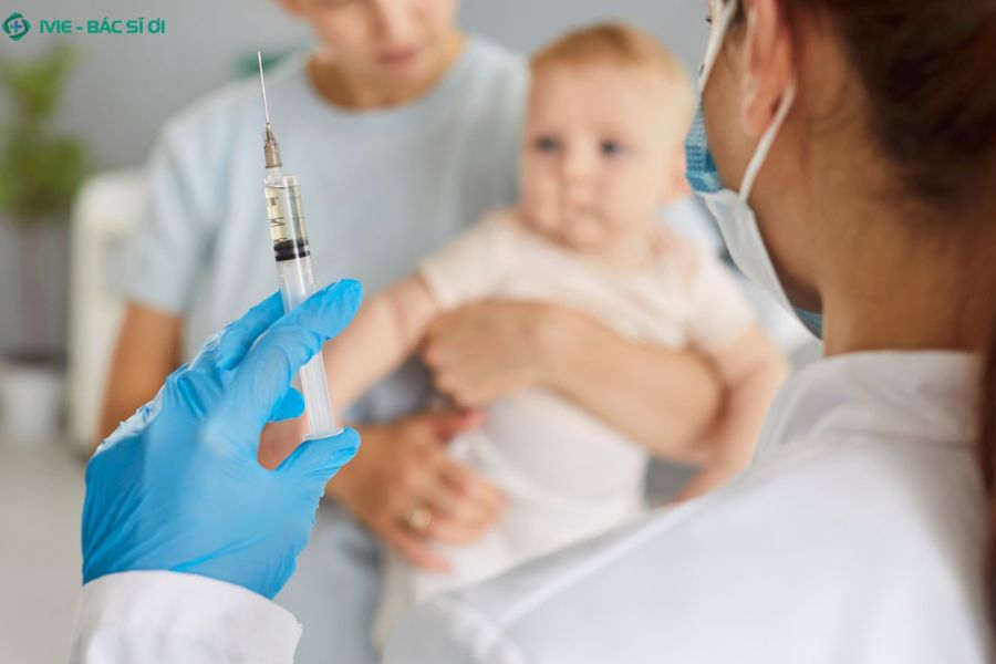 Dấu hiệu trẻ ngủ nghiêng cần đi khám nhi