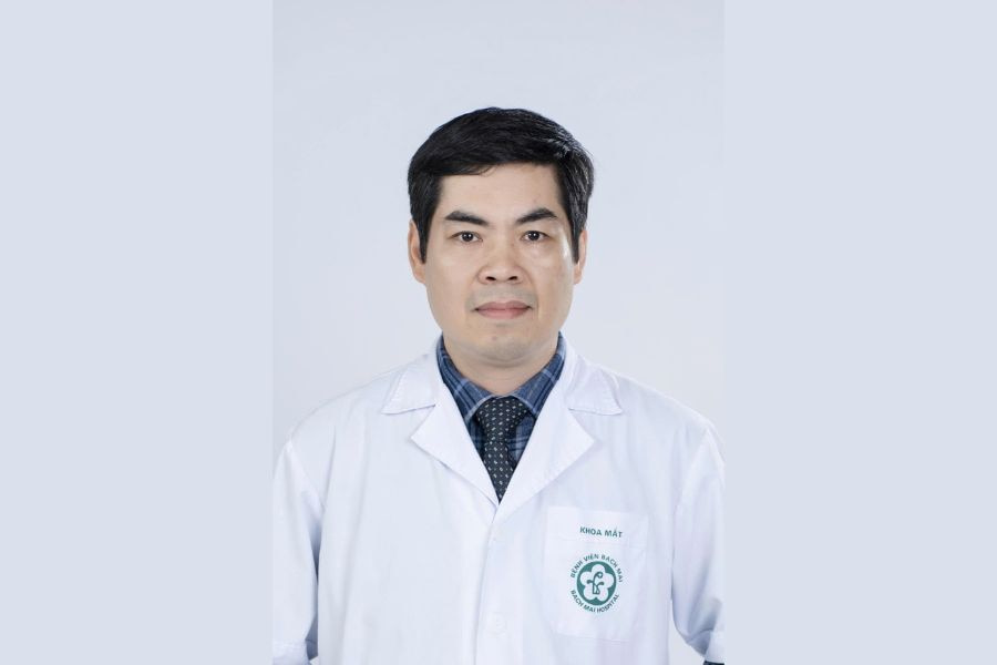 BSCKII. Lê Việt Sơn – Trưởng khoa Mắt Bệnh viện Bạch Mai, chuyên gia đầu ngành sở hữu kinh nghiệm dày dặn