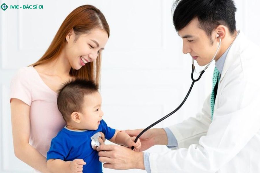 Đi khám vì rùng mình: bác sĩ kiểm tra gì