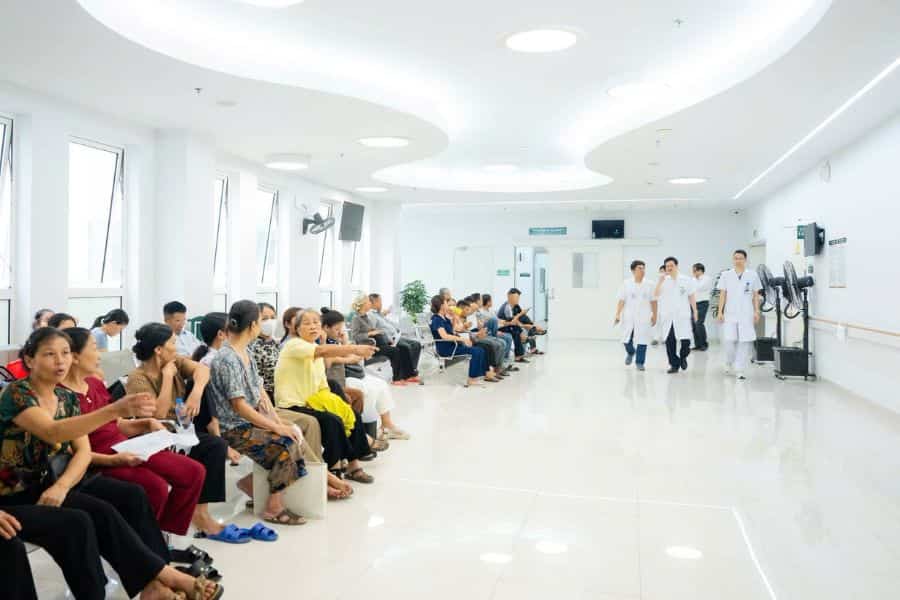 Hãy chuẩn bị sẵn giấy chuyển tuyến để được hưởng tối đa quyền lợi BHYT khi làm xét nghiệm