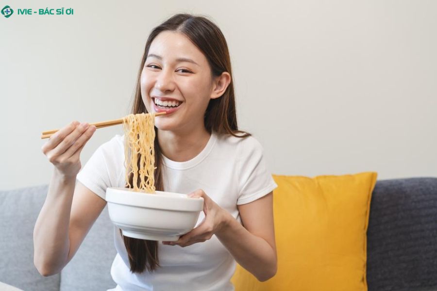 Mì tôm nhiều calo nhưng nghèo dưỡng chất