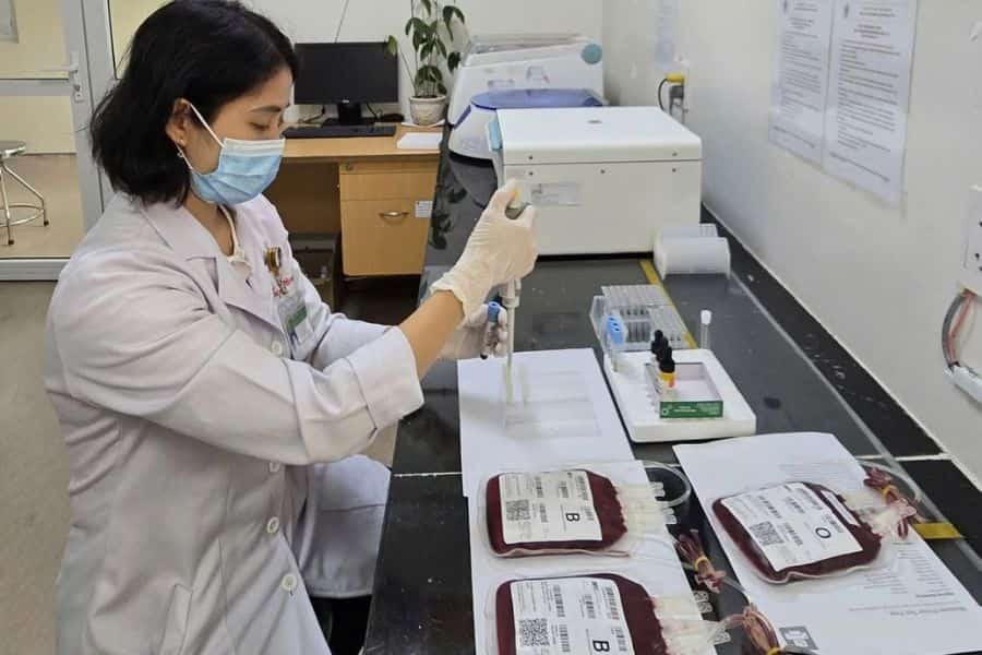Khoa Huyết học - Truyền máu Bệnh viện 30-4 luôn duy trì quy trình kiểm chuẩn chất lượng xét nghiệm nghiêm ngặt theo tiêu chuẩn của Bộ Y tế