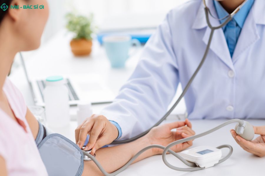 Bác sĩ tư vấn sức khỏe sinh sản giúp trẻ vị thành niên giải tỏa lo âu về những thay đổi trên cơ thể