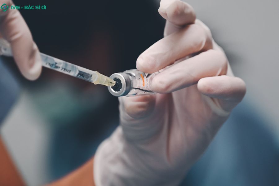 Đối tượng nên tiêm vắc xin viêm não mô cầu AC