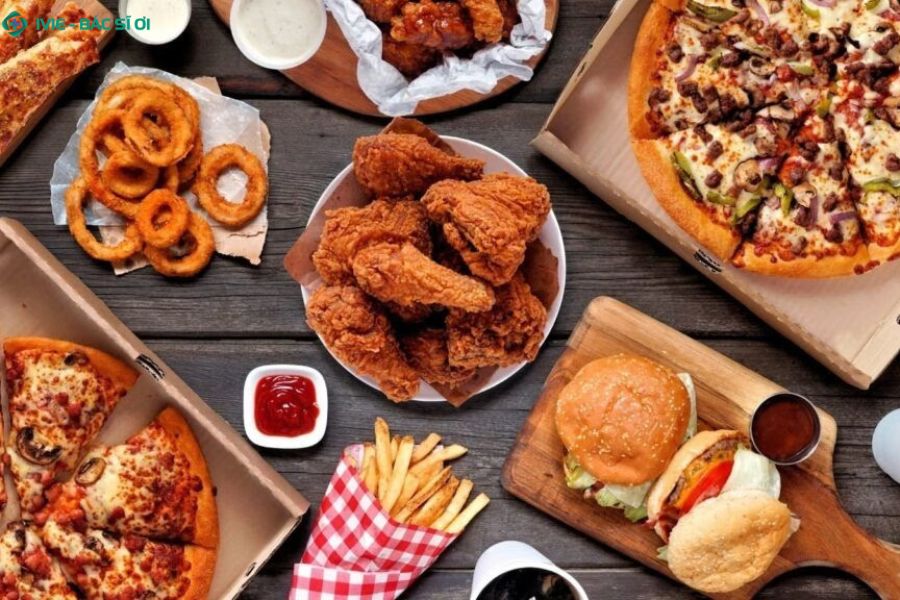 Hạn chế đồ dầu mỡ khi bị nóng rát dạ dày