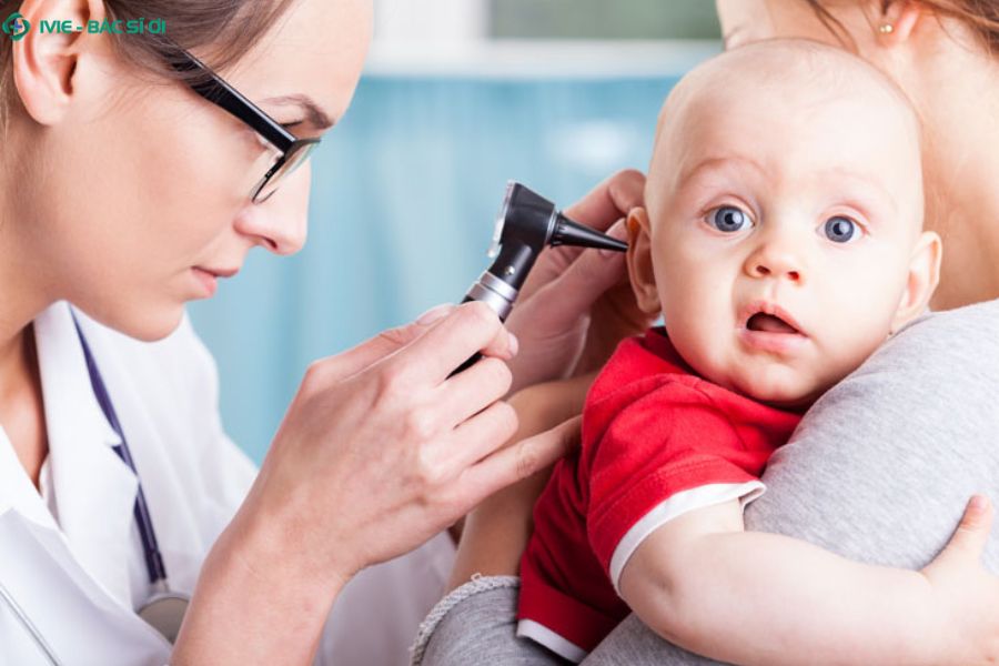 Dấu hiệu cần đi khám viêm tai giữa ở trẻ 7 tháng