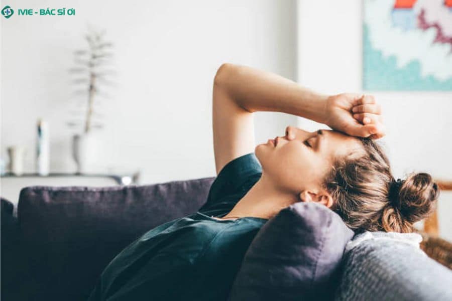 Tình trạng uể oải, kiệt sức dai dẳng là tín hiệu cho thấy lá gan đang bị quá tải và tích tụ độc tố