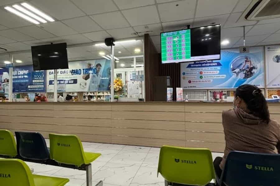 Khoa Ngoại Phòng khám Bệnh viện Đại học Y Dược 1 sở hữu cơ sở vật chất khang trang cùng hệ thống thiết bị chẩn đoán hiện đại
