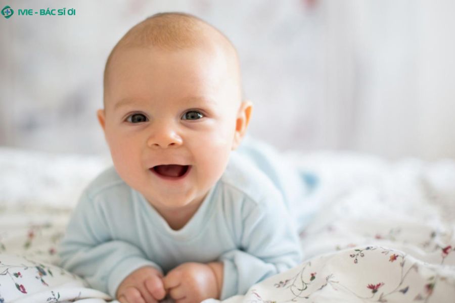 Cho bé 1 tháng nằm sấp bao lâu là đủ