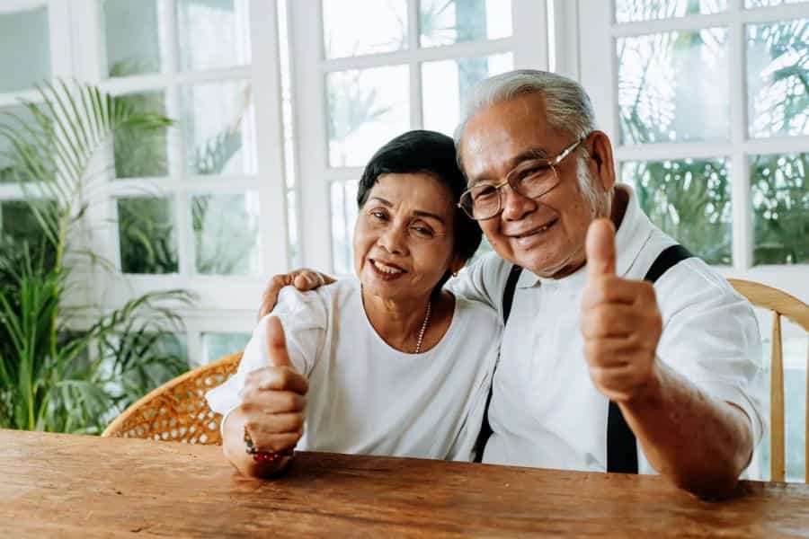 Hầu hết bảo hiểm sức khỏe thương mại chỉ áp dụng tham gia mới đến 60 tuổi và tái tục liên tục đến 65 tuổi