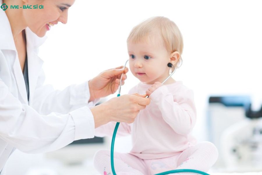 Dấu hiệu nguy hiểm khi bé 6 tháng sốt cần đi khám ngay