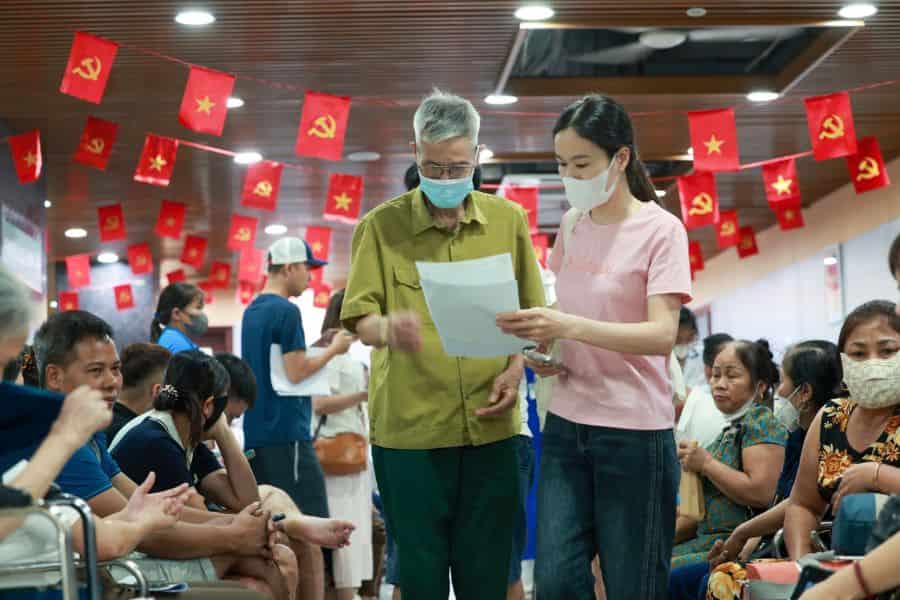 BHYT Nhà nước hỗ trợ phần lớn chi phí, nhưng người bệnh vẫn phải tự gánh khoảng trống viện phí từ 40 - 50%