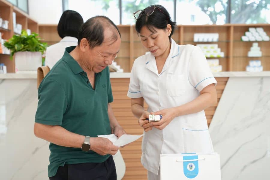 Người bệnh dùng thẻ BHYT được hưởng đầy đủ quyền lợi giảm trừ chi phí khi khám chữa bệnh