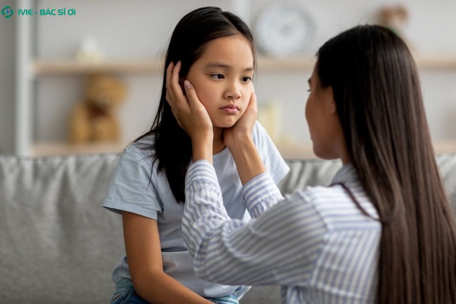 Sự thấu hiểu và kiên nhẫn của cha mẹ là chìa khóa để cùng con bước qua những xáo trộn tâm sinh lý tuổi dậy thì