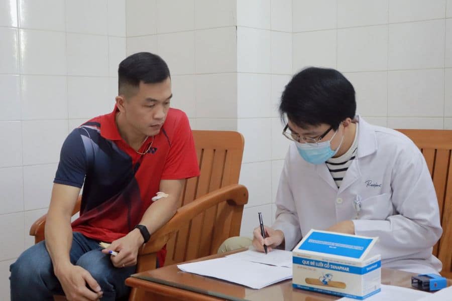 BHYT hỗ trợ một phần chi phí nhưng người bệnh vẫn phải tự chi trả các khoản ngoài danh mục
