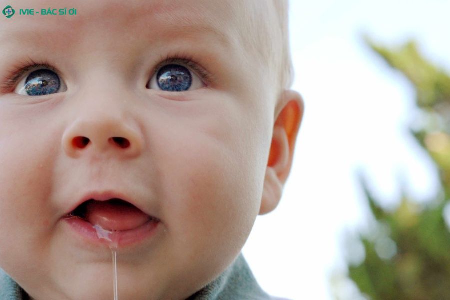 10 dấu hiệu mọc răng ở bé 7 tháng