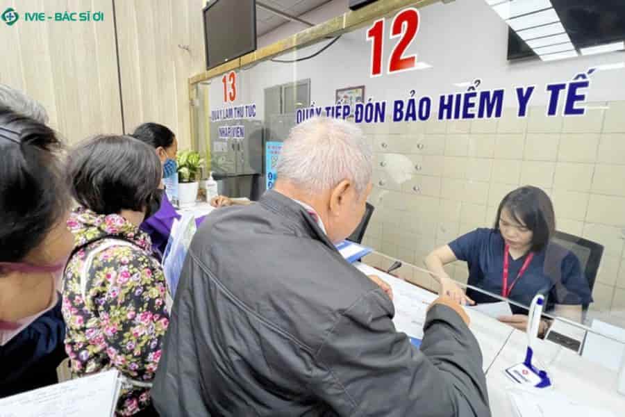Nhiều khoản chi phí y tế phát sinh nằm ngoài phạm vi BHYT tạo nên khoảng trống tài chính cho người bệnh