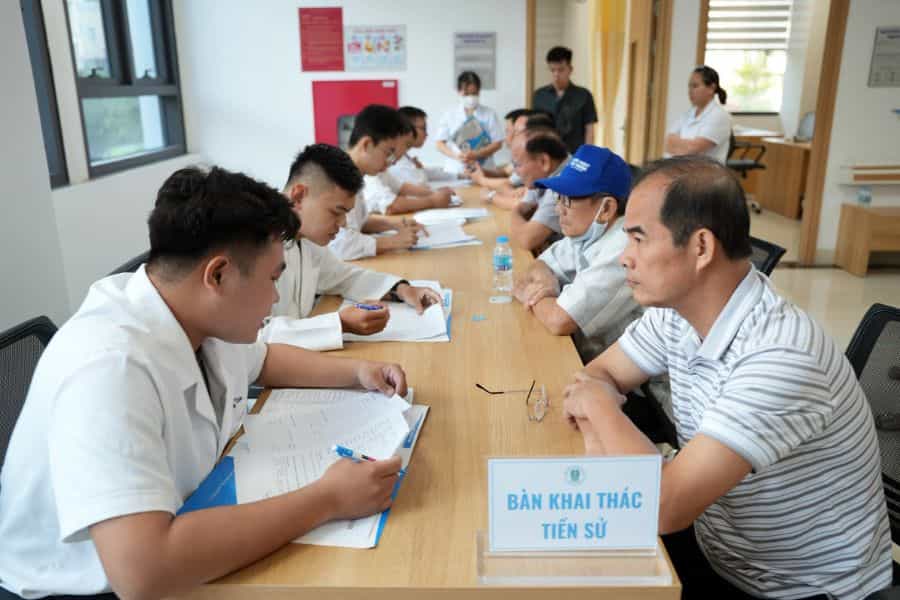 Khoảng trống viện phí tự chi trả (OOP) khiến nhiều bệnh nhân lo lắng khi điều trị nội trú