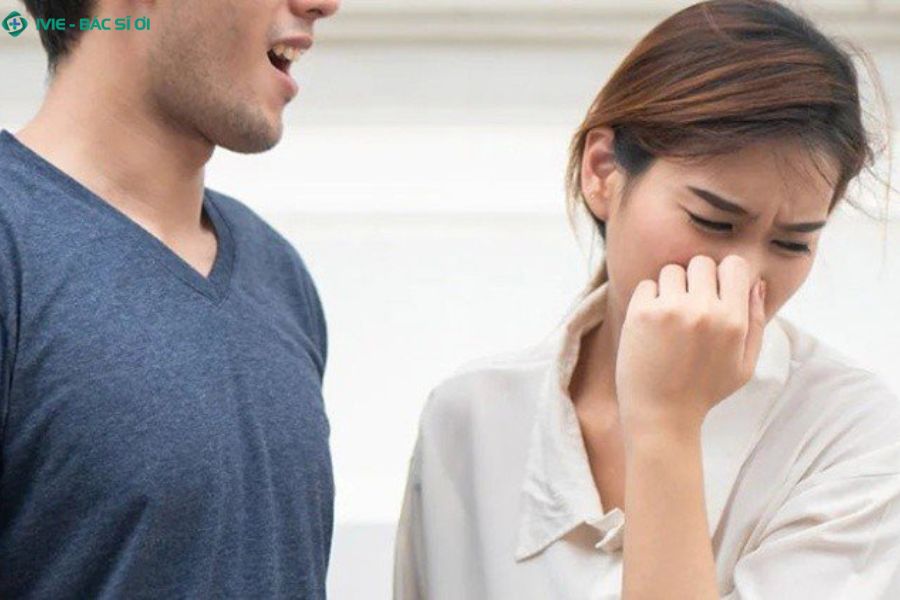 Hơi thở có mùi hôi dấu hiệu cảnh báo sức khỏe răng miệng và cơ thể