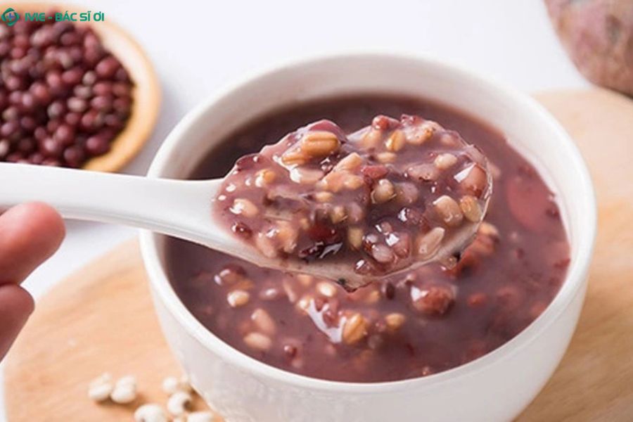 Món cháo đậu đỏ ninh mề gà bài thuốc dân gian giúp bổ thận, giảm tiểu nhiều