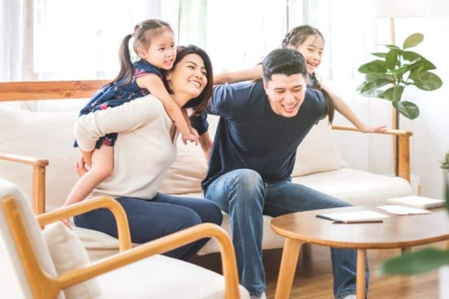 Mua bảo hiểm sức khỏe mang lại sự an tâm tài chính trọn vẹn cho bản thân và gia đình