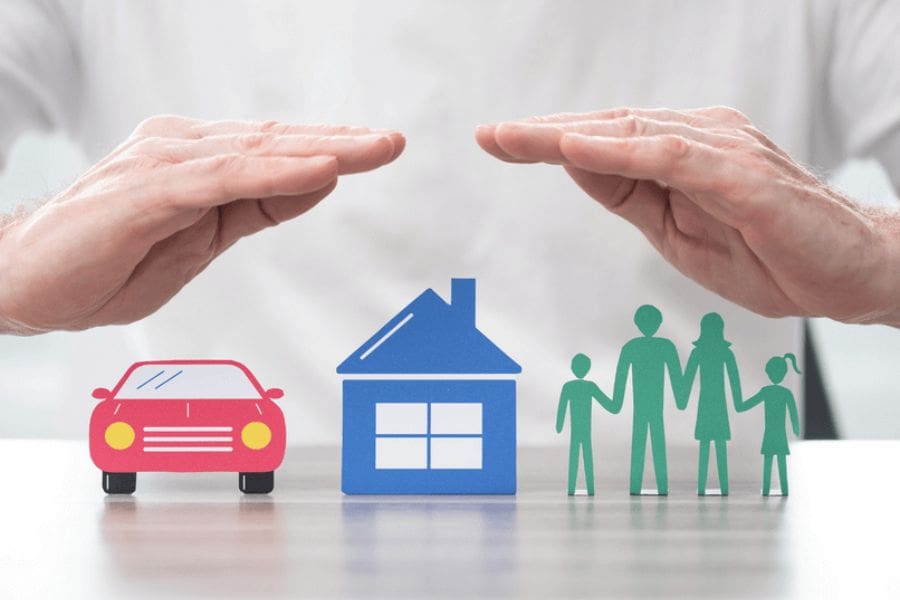 Bảng so sánh giúp người bệnh dễ dàng phân biệt mục đích sử dụng của từng loại hình bảo hiểm